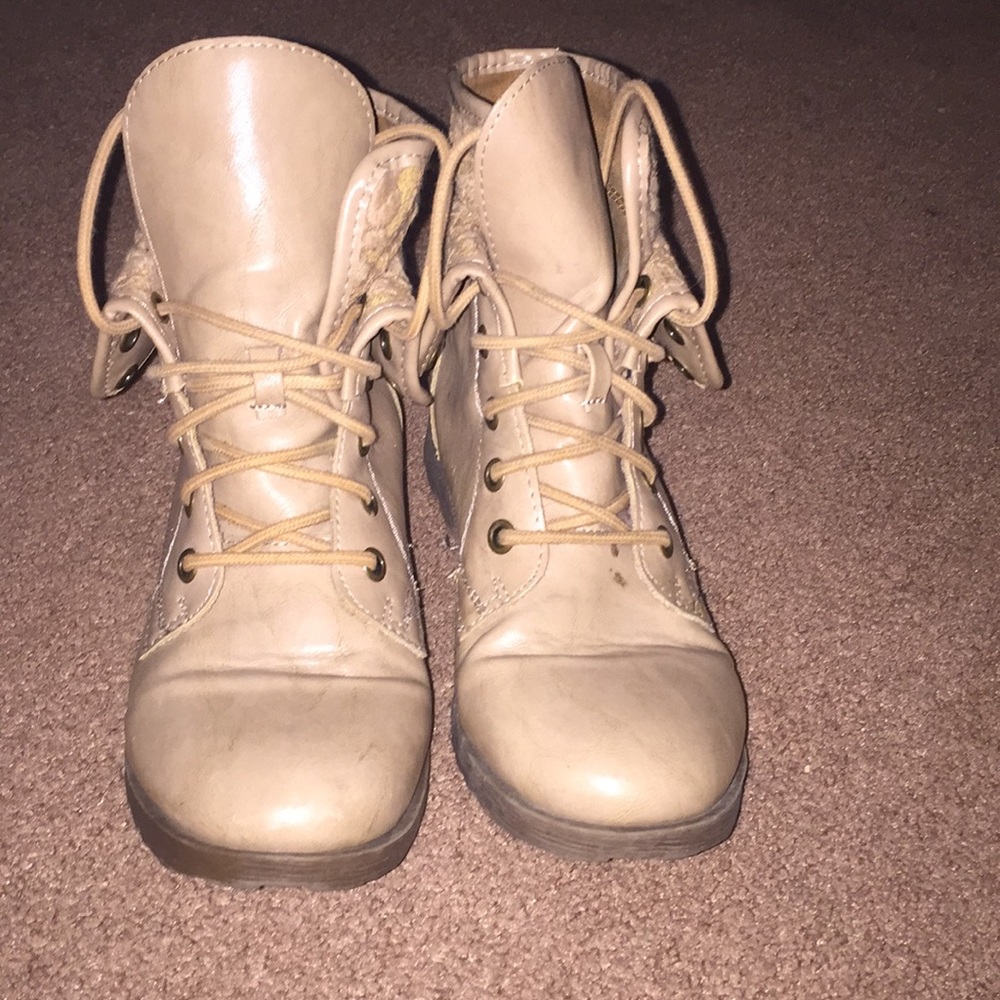 Boots - Picture 2 of 3
